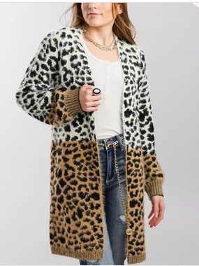 Buckle Black Eyelash Knit Cardigan Sweater Cheetah Print  Size Large